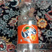 بطری نوشابه و نان خشک موجوده