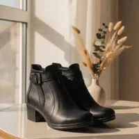 همکار خانم فروشنده