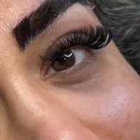اصلاح ابرو کار حرفه ای