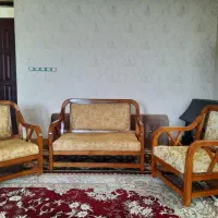 یک دست مبلمان چوبی