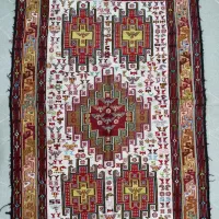 گلیم و قالیچه