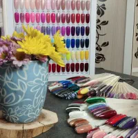 خدمات تخصصی ناخن و پدیکور پا