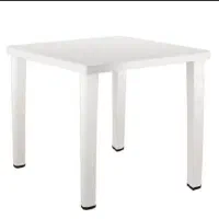 میز پلاستیکی