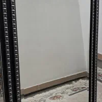 آیینه تمیز و بزرگ