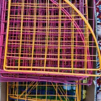 قفسه فلزی رنگی