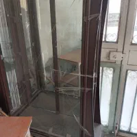بوفه شیشه ای