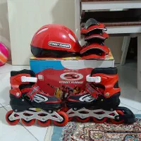 کفش اسکیت با کلاه وزانوبند وآرنج بند نو