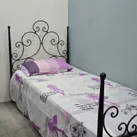 تخت یکنفره فرفورژه سفارشی و آینه کنسول