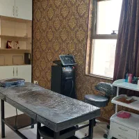 واگذاری کامل مطب زیبایی و لیزر با کلیه وسایل|اجارهٔ دفتر کار، اتاق اداری، مطب|اصفهان, محله سفلی|دیوار