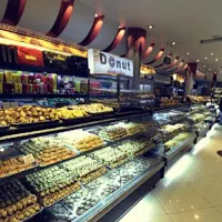 فروشنده نان و شیرینی