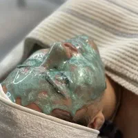 فیشیال و پاکسازی پوست و زیبایی|خدمات آرایشگری و زیبایی|تهران, دانشگاه شریف|دیوار