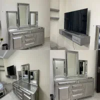 داور وآینه و میز تلویزیون