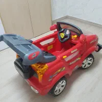 ماشین شارژی دوموتوره  در حد نو تمیز و شیک