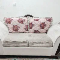 مبل راحتی در حد نو  چوب سالم جنس پارچه