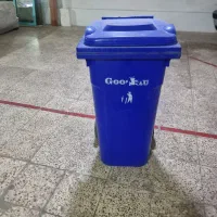 سطل زباله بزرگ