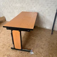 میز تحریر و کامپیوتر