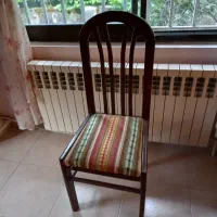صندلی چوبی