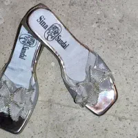 دمپایی دخترانه و زنانه فروشی