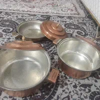 ۲تا قابلمه با یک عدد ماهیتابه مسی قدیمی در حد