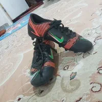 کفش ورزشی چمن