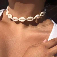 گردنبند و دستبند صدفی