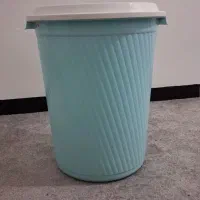 سطل درب دار