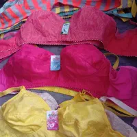 سوتین معمولی|لباس|دوگنبدان, |دیوار