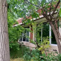 ۳۰۰متر ویلا ، ۱۰۰۰متر زمین ،نوساز، استخر، بام شهر