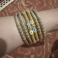 مقداری طلای  دست  دوم بسیار تمیز۳۰۰بالای  تابلو