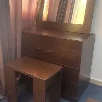 میز آرایشی (دراور)همراه با صندلی در‌ حد‌ نو