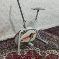 دوچرخه ثابت ورزشی