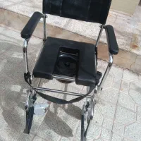 صندلی چرخدار (توالت فرنگی)