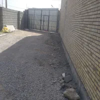 کارگاه 2000متری با زیر بنا300متری