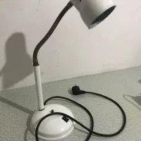 چراغ مطالعه سالم و ساده قابل تنظیم