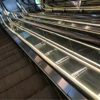 نگهبانی پل عابر پیاده