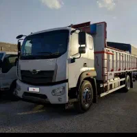 جویای کار با کامیون