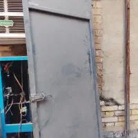درب آهنی محکم