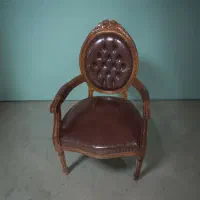 مبل۹ نفره چرم با میز وسط در حد نو