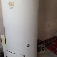 دوتا ابگرمکن یکی ایستاده ودیگری دیواری