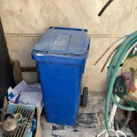 سطل زباله بزرگ