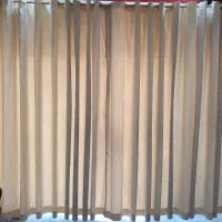 پرده کرم رنگ