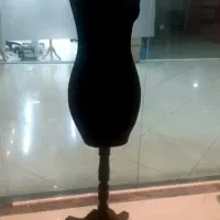 فروش ویژه دکور مغازه مانکن ،پیشخوان،آینه و