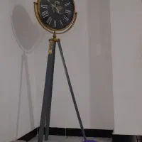 ساعت ایستاده