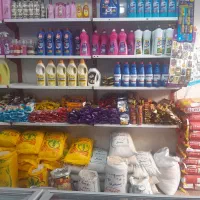 فروشنده خانم برای سوپرمارکت