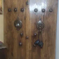 در و صندلی مدل قدیمی