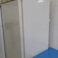 فریزر سالم با یک عدد میز تلویزیون|یخچال و فریزر|فولادشهر, C4|دیوار