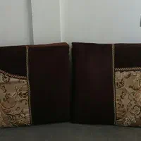 یک جفت پشتی مخمل سالم