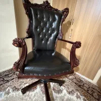 صندلی سلطنتی مدیریت