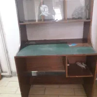 کتابخانه و میز تحریر اهدایی