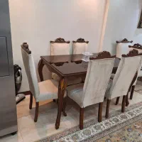یک میز ناهار خوری ۶ نفره در حد نو